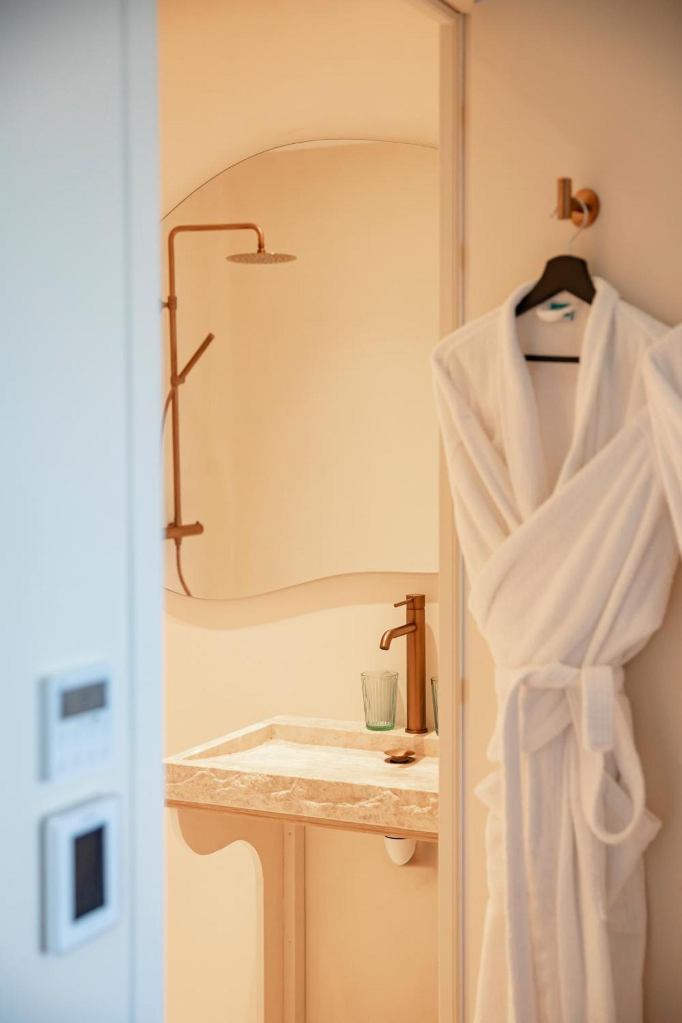 Tinah Saint-Tropez Hotel Buitenkant foto