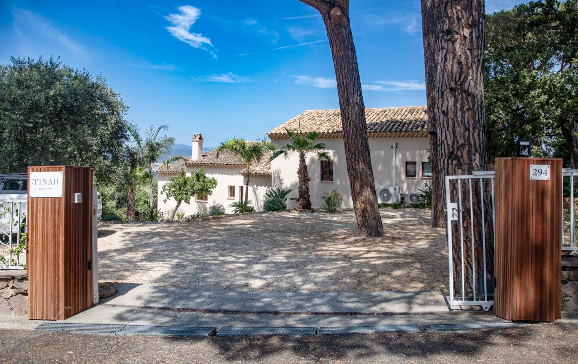 Tinah Saint-Tropez Hotel Buitenkant foto