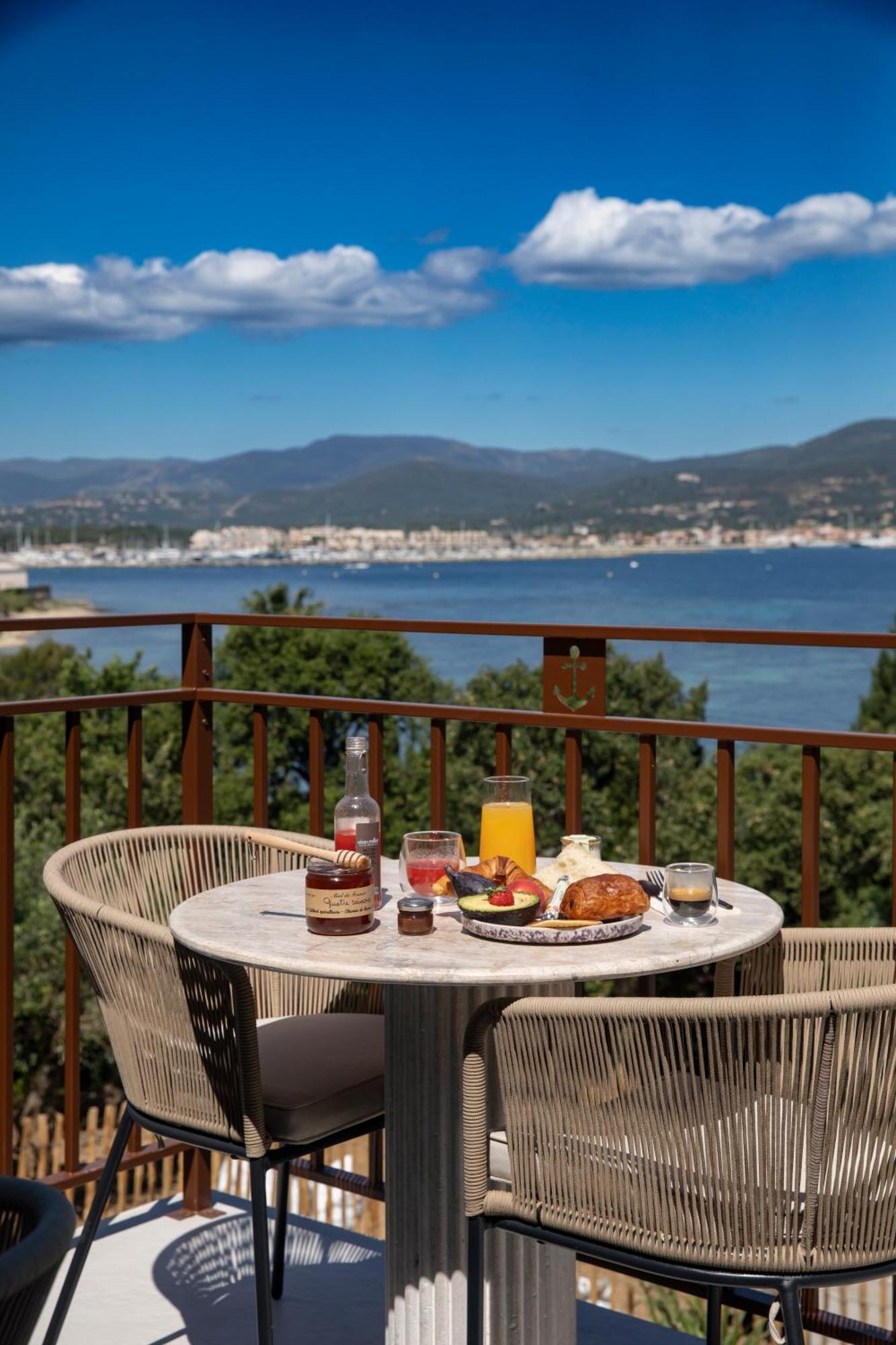 Tinah Saint-Tropez Hotel Buitenkant foto
